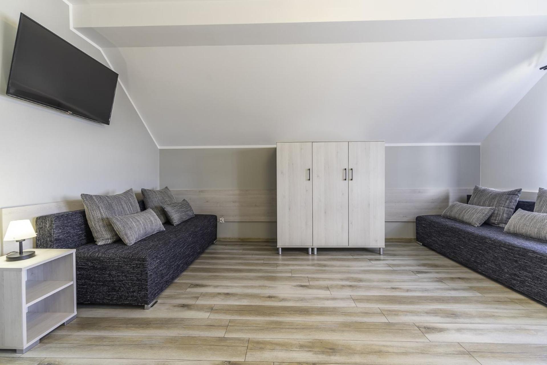 Frajda Domki - Apartamenty 6-Osobowe - Salon I Dwie Sypialnie Oraz Studia 4-Osobowe - Pokoj Z Aneksem Kuchennym Rewal Luaran gambar