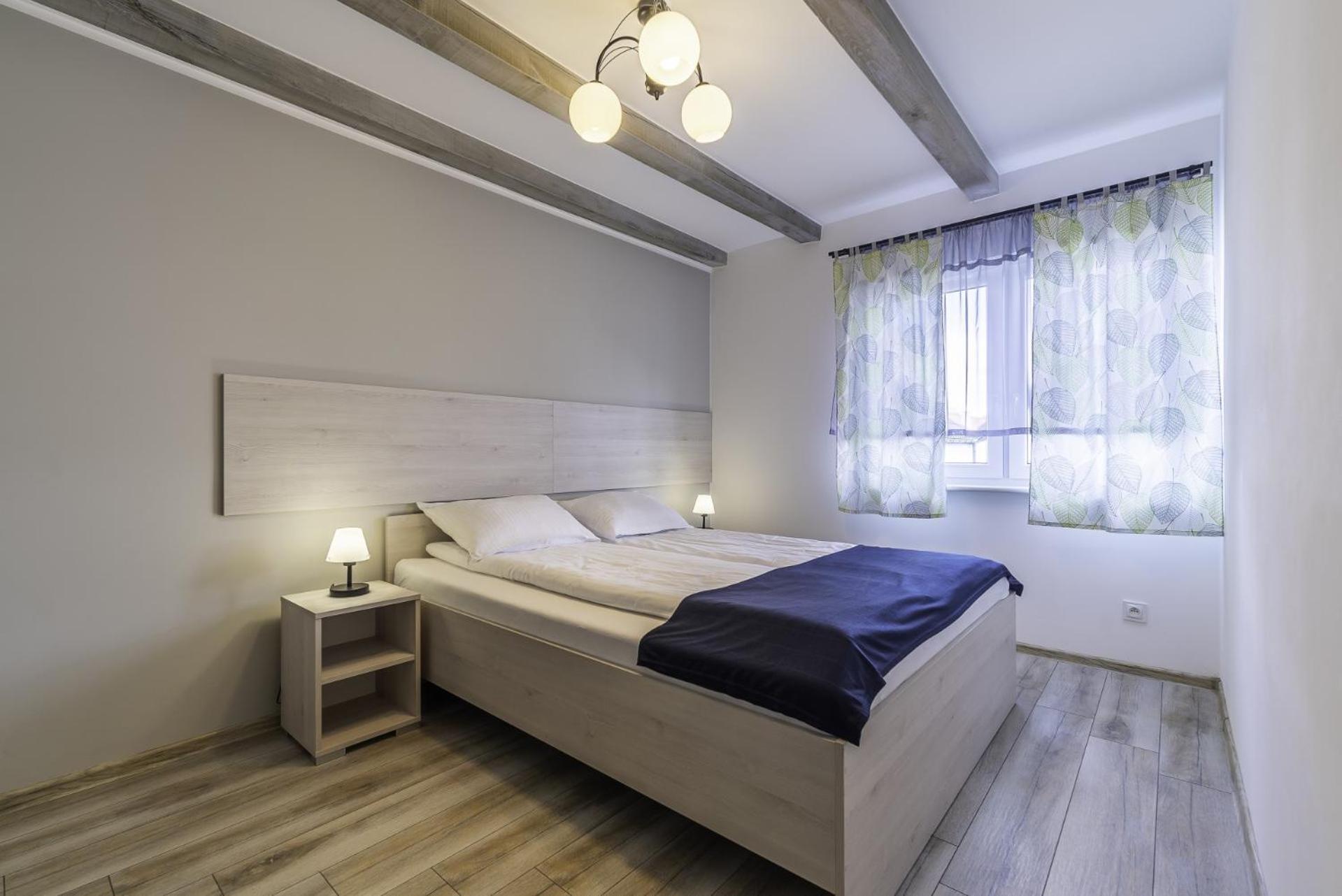 Frajda Domki - Apartamenty 6-Osobowe - Salon I Dwie Sypialnie Oraz Studia 4-Osobowe - Pokoj Z Aneksem Kuchennym Rewal Luaran gambar