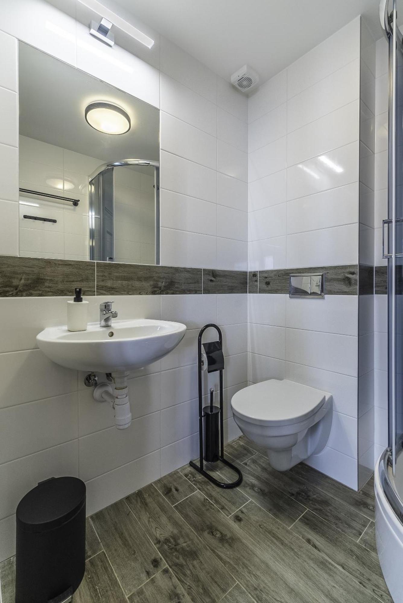 Frajda Domki - Apartamenty 6-Osobowe - Salon I Dwie Sypialnie Oraz Studia 4-Osobowe - Pokoj Z Aneksem Kuchennym Rewal Luaran gambar